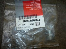 raccord essence et hydraulique  renault truc 50 05 030 024