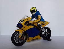 FIGURINE VALENTINO ROSSI MOTO GP 2006 MINICHAMPS 1/12 + MOTO GP 2006 ALTAYA 1/12