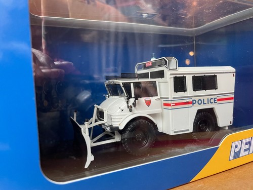 Perfex mercedes unimog - 1/43,