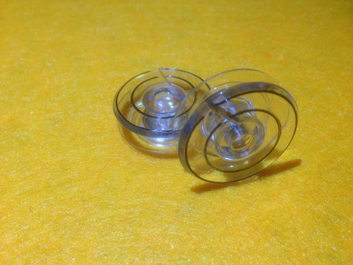 Canette pour machine coudre - canette,