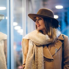  Femmes Coloré Peint Strass