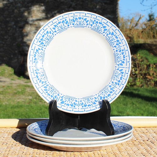 Ensemble assiettes à - de, 4
