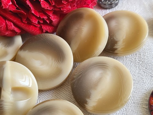 Lot gros beaux boutons - 6,