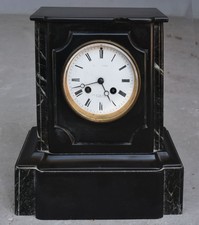 Pendule borne marbre noir et