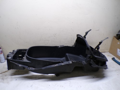 Coffre casque piaggio 125 - coffre,