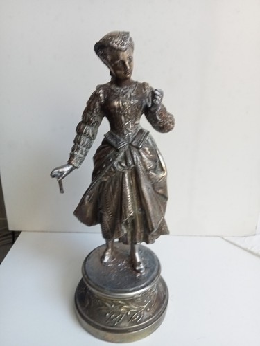 Statuette métal argenté - statuette,