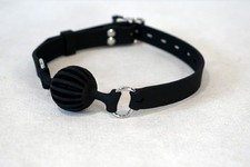 Baillon Boule Ballgag Bondage BDSM Silicone réglable avec cadenas diamètre 32mm