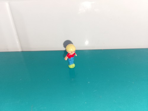 Polly pocket figurine - , doll