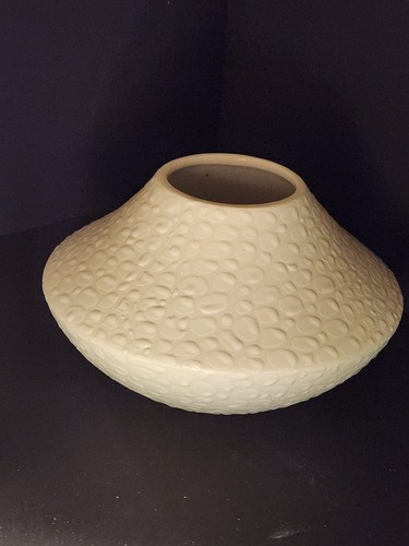 Cache pot vase - cache,