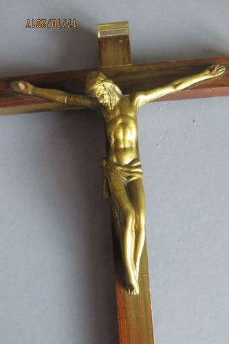 Crucifix laiton sur bois