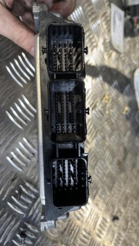 Calculateur moteur citroen - calculateur,