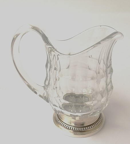Pichet verre monté sur - pichet, en