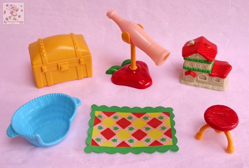 1980 strawberry shortcake - strawberry,