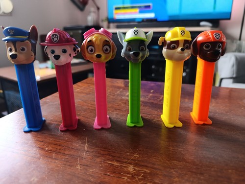 Lot distributeur pez pat - 6,
