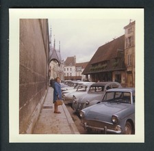 G1387 Ford Anglia, Citroen 2CV, Simca. Voitures, Beaune, 1960. Photo argentique