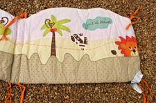 lots( 13+15).   2 tours de lit bébé + couette+ draps dessous +alèze Vert Baudet