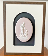 Médaillon Camille Tharaud Porcelaine de Limoges Profil féminin et son Enfant