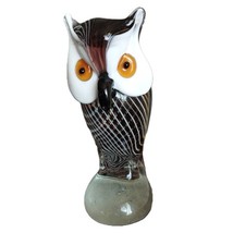 TRES BELLE CHOUETTE TOUTE EN VERRE AVEC RELIEFS EN PATE DE VERRE. CRISTAL.