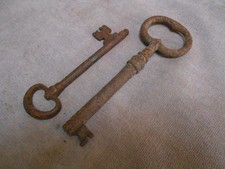 2  Clefs clés anciennes en fer forgé 17 cm L