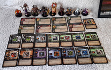 World of Warcraft lot de 9 figurines et 23 cartes