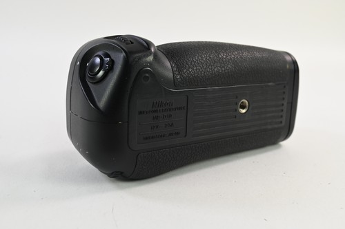 Genuine oem nikon d10 - mb-d10, multi