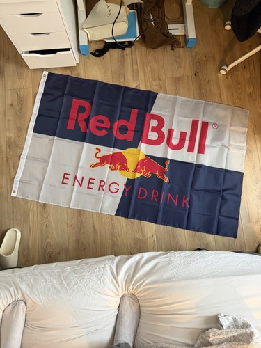 Drapeau red bull - bull,