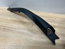 UN CACHE CARENAGE DROIT