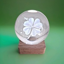 Sulfure en verre sur socle