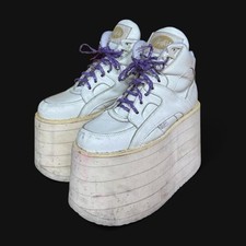 Buffalo white platform