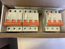 3x Disjoncteur 3 Pôles 25A