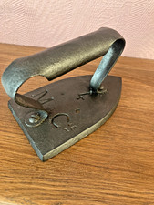 Très beau fer à repasser