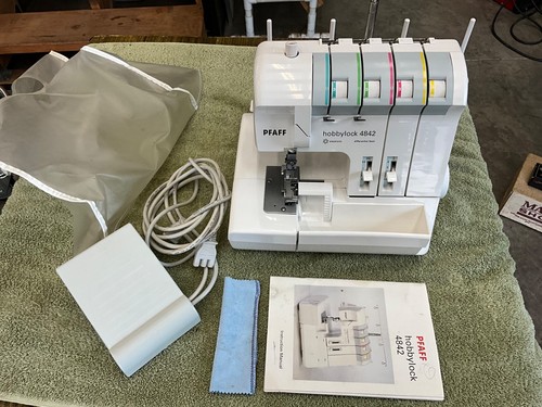 Pfaff 4842 hobbylock serger - 4842, w/