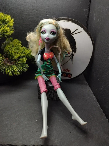 Doll poupée monster high