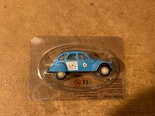 NOREV CITROEN 2CV 4 ROUES SOUS UN PARAPLUIE ech 1/43 L7
