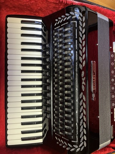 Bugari armando piano - piano, accordion