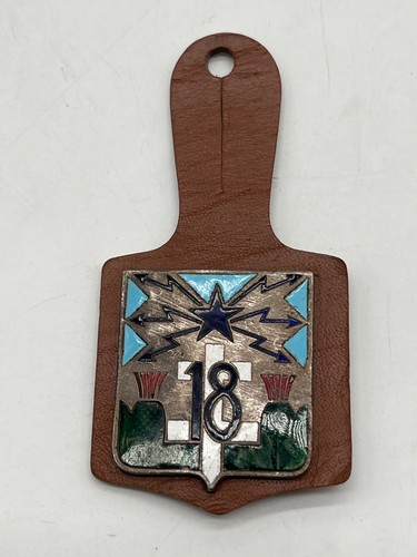 Insigne militaire émaillé