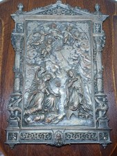 Plaque de bénitier en bronze sur bois