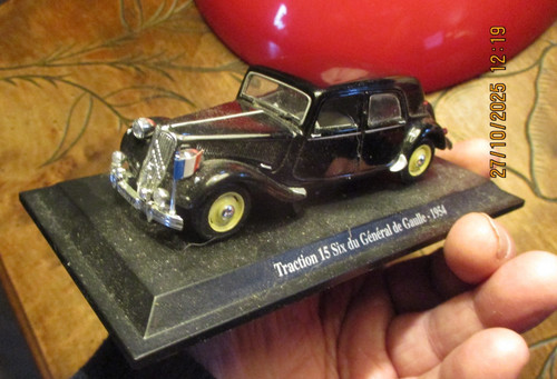 Ancienne citroën traction - ancienne,