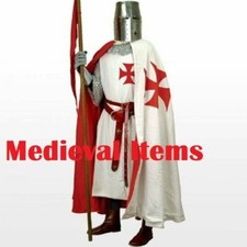 Cape médiévale et tunique