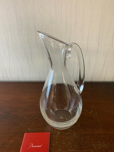 Broc vin eau modèle - à, ou