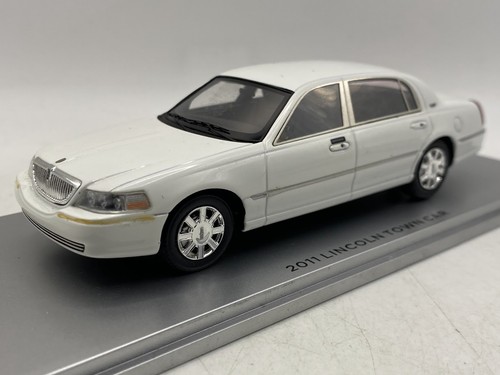 Lincoln town car - lincoln, 2011