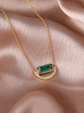 Collier demi-lune demi-lune en