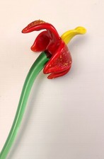 FLEUR ROUGE ET JAUNE AVEC TIGE