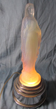 Vierge Marie en verre opalescent veilleuse Art déco signée  Etling  France 76