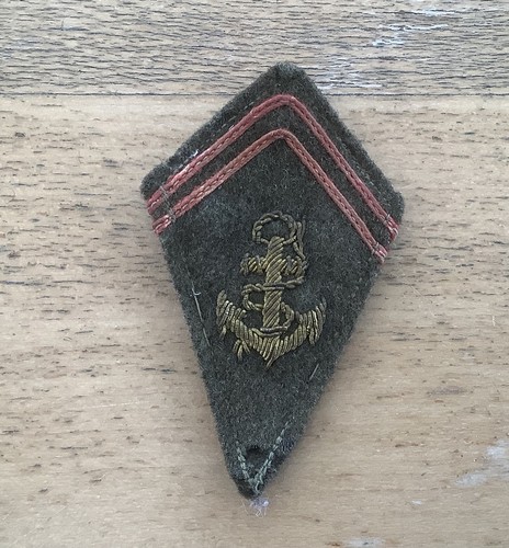 Insigne col officier - de,