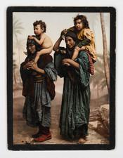 Palestine, Bédouines portant leurs enfants Vintage photochrom,  photochromie, 