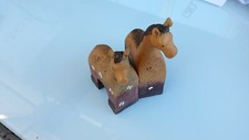 Figurines peintes en pierre