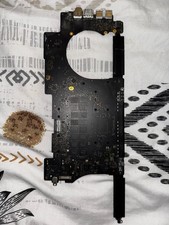 ? Carte mère Apple MacBook Pro Retina 15" A1398 (2015) — HS / Pour pièces