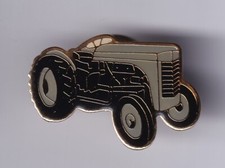 RARE PINS PIN'S .. AGRICULTURE TRACTEUR TRACTOR OLD GREY MF MASSEY FERGUSON ~FP