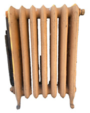 Radiateur ancien sur pieds a sept lames fleuries en fonte  XX siècle